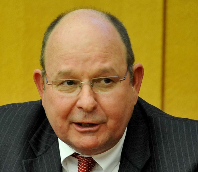 Vernon Keenan
